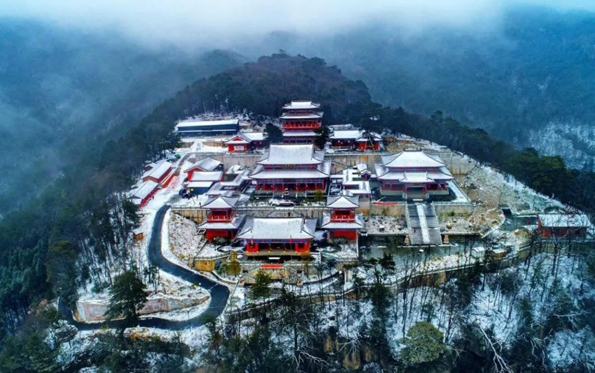 天曌山景区。广元市文化广播电视和旅游局供图