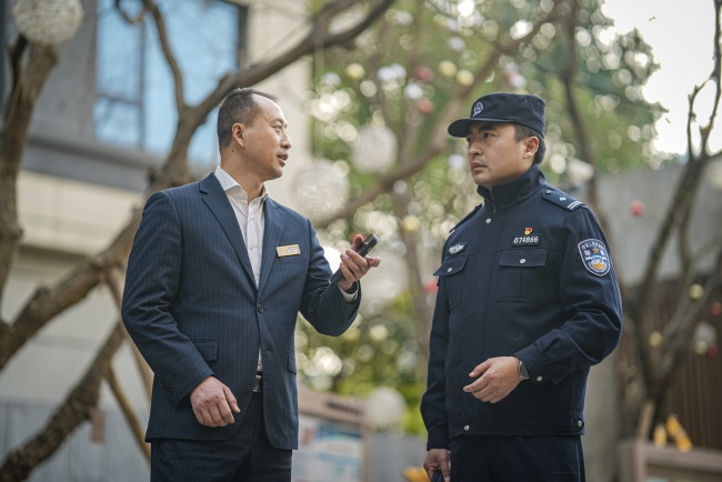 春节假期期间，民警在社区开展工作。新都公安供图