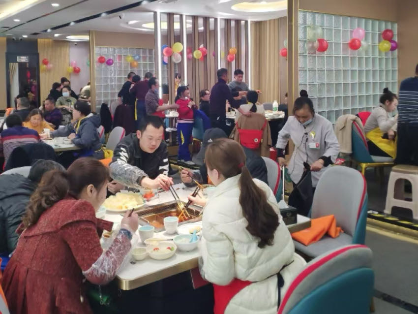 安之岳火锅门店生意火爆。受访部门供图