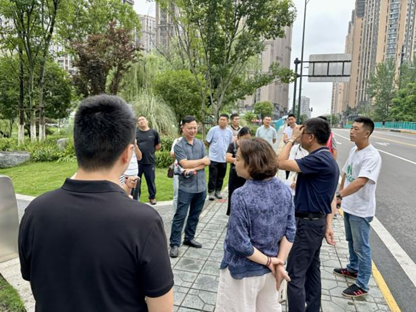 區域聯防聯控暨河長制“七進”進社區宣傳活動現場，青羊區河長辦供圖