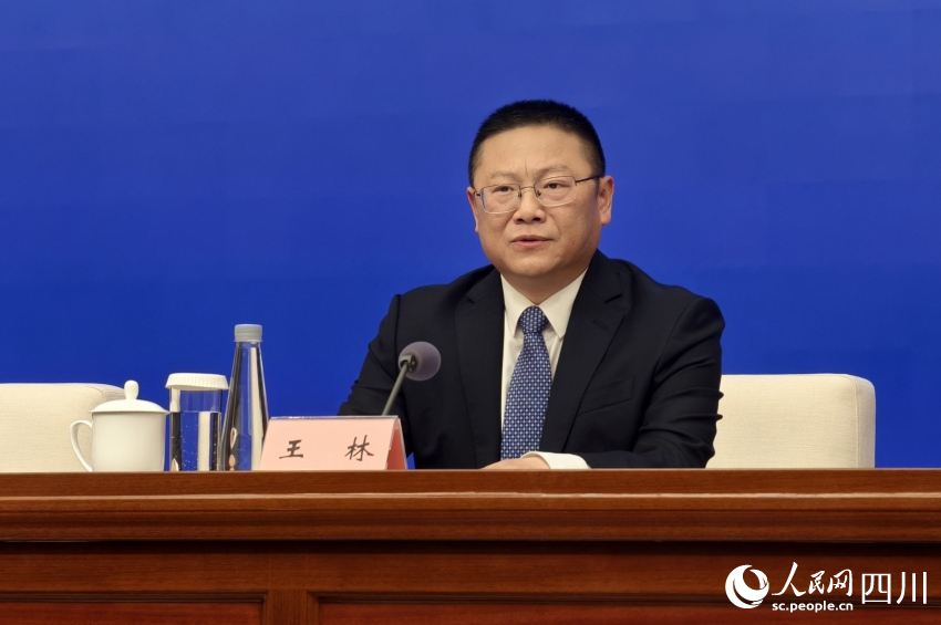 青白江区委书记王林。人民网 赵祖乐摄