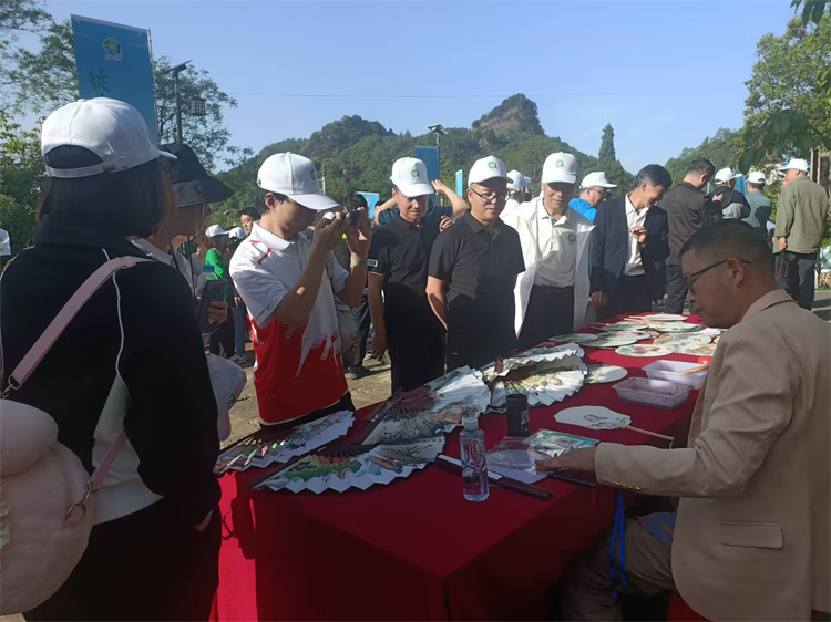 现场设置的文创产品区。昭化区融媒体中心供图