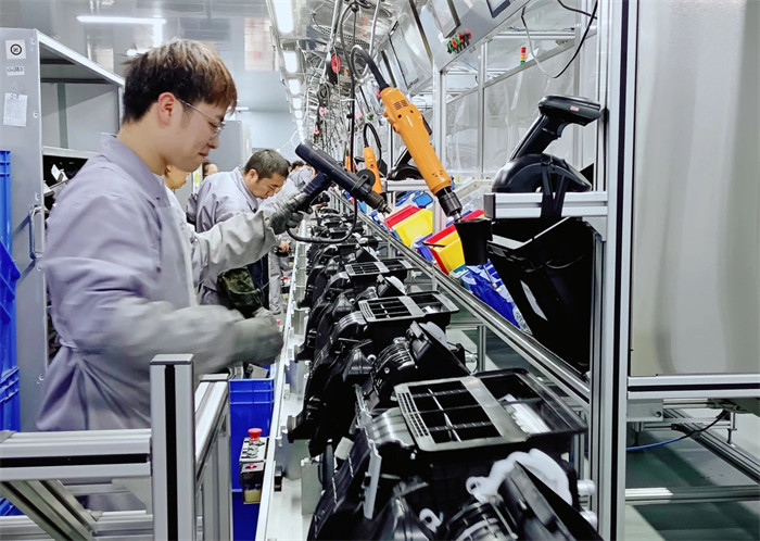四川赛特制冷设备有限公司生产线。企业供图