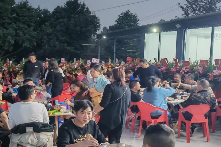 夜市。杨之逸、焦国辉供图