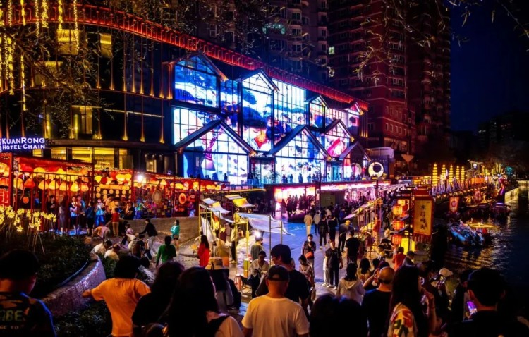 府南河音乐广场。青羊文体旅供图