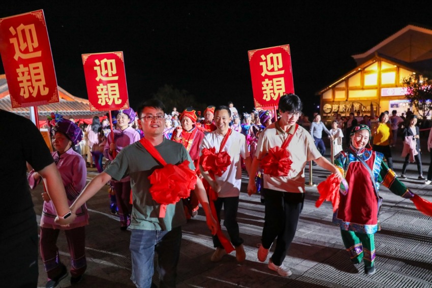 “五一”假期，游客在宣汉景区游玩。宣汉县委宣传部供图