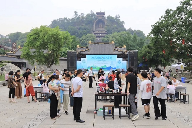 大佛文化旅游节现场。李健学供图 