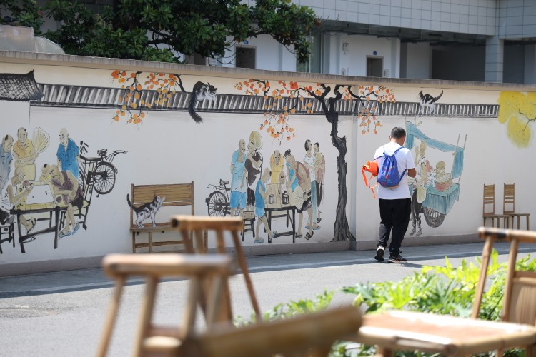 金玉街墙绘。翠屏区融媒体中心供图