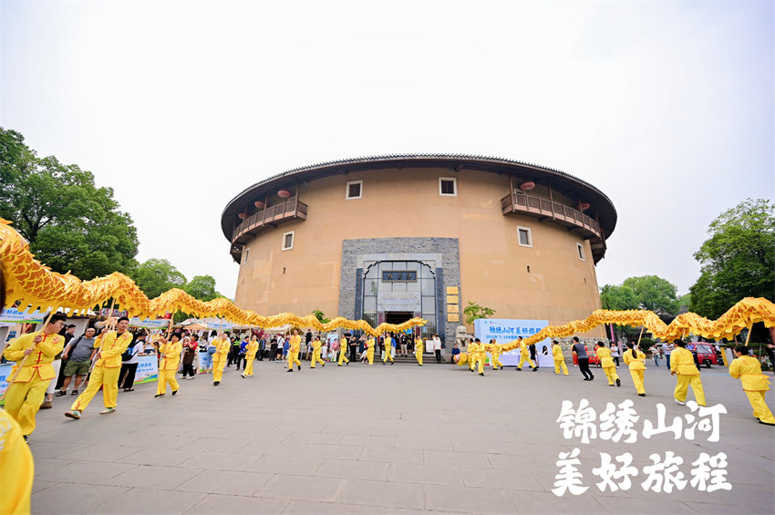 傳統舞龍表演。主辦方供圖