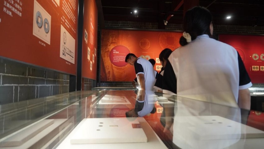 探访彭山文化瑰宝 刘佳丽摄