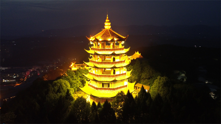 仰天楼夜景。王韬供图