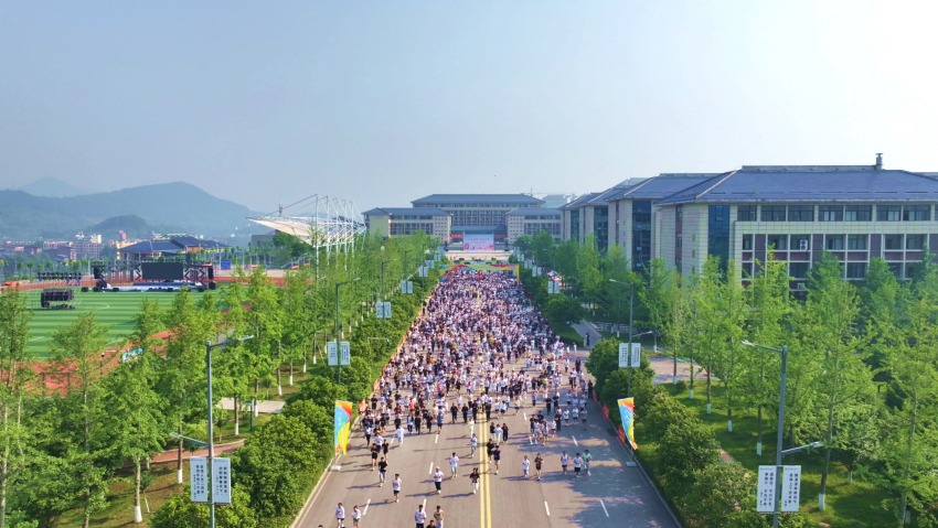 达州职业技术学院第二届文化艺术节欢乐跑现场。达州职业技术学院供图