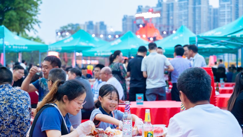 2024年雁江小龙虾美食周现场（资料图）