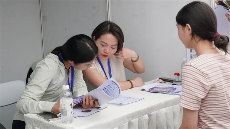 企业了解学生的求职需求。主办方供图