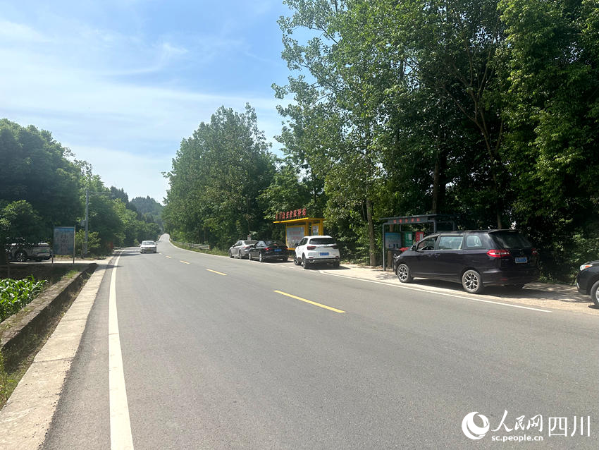 改造后的道路。人民网记者 王波摄