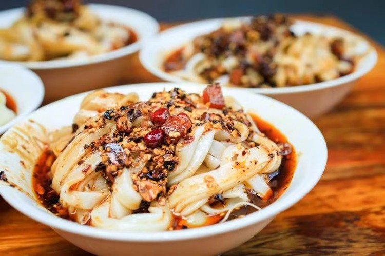 蒸凉面。阳林玥供图