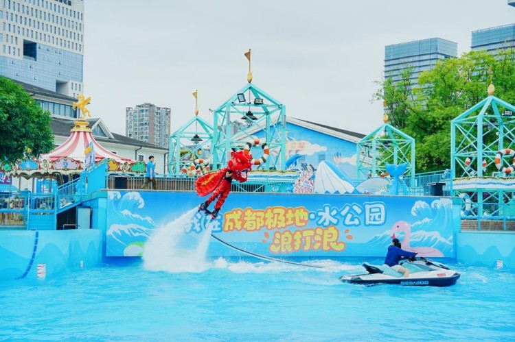 水上空中舞狮。四川天府新区融媒体中心供图