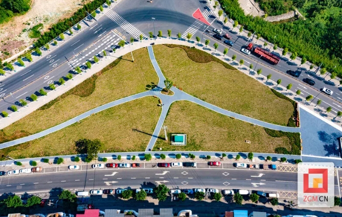 唯美的街心空间 记者 叶卫东 摄