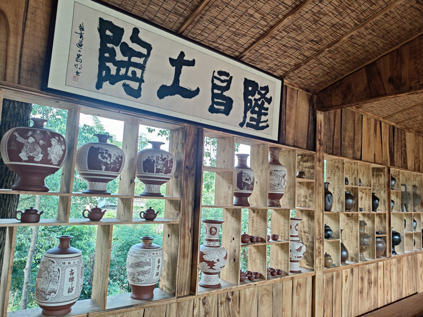 隆昌土陶作品。张生俊摄