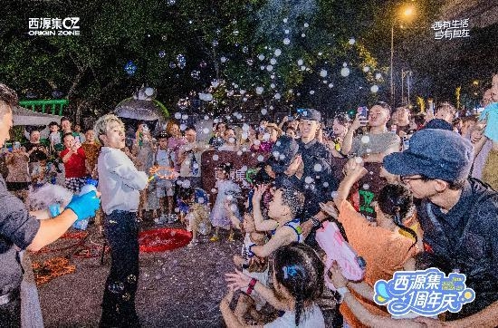 泡泡夢幻音樂秀現場。鄭棟梁供圖