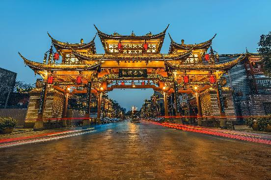 琴台路夜景。陳靜供圖