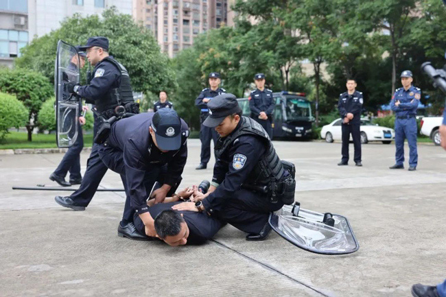 雁江區分局正在進行實戰訓練。 資陽市公安局雁江區分局供圖