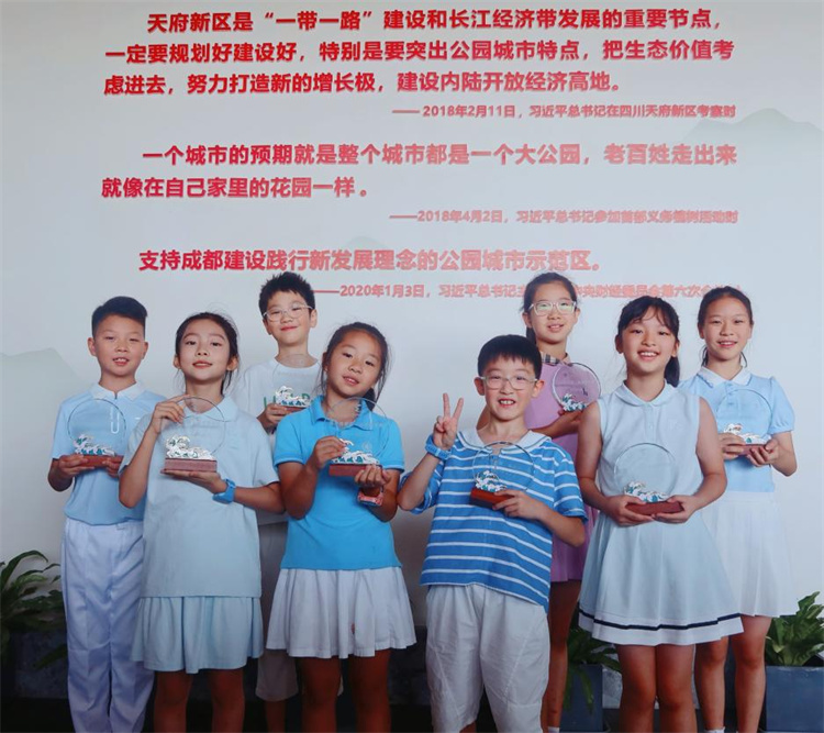 小解说员颁奖仪式现场。陈虹雨供图