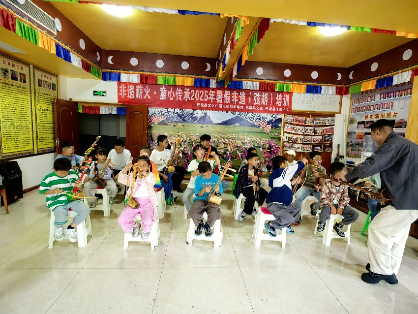 非遗公益培训班现场。马燕摄