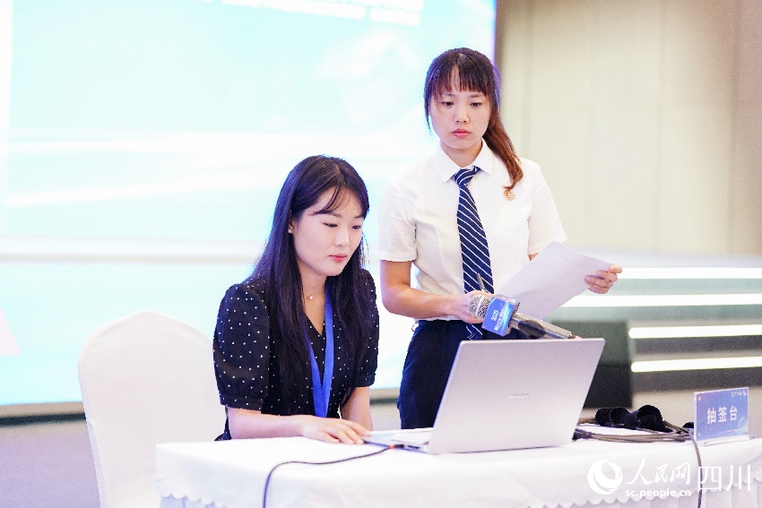 比賽公証現場。人民網 趙祖樂攝