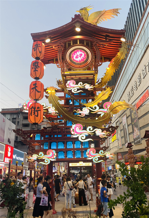 武曌天街。郭桂花供图