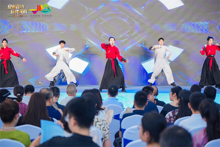 启动仪式文艺表演。主办方供图