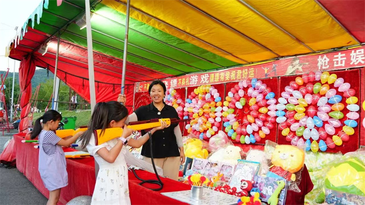 小朋友参与体验活动。旺苍县融媒体中心供图