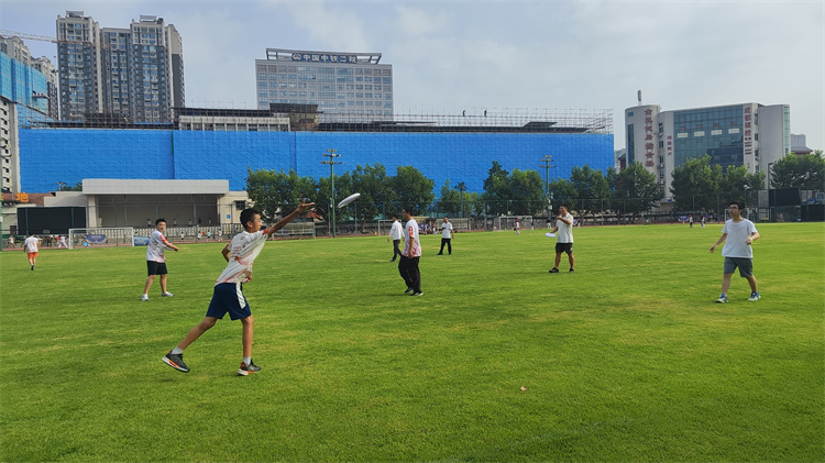 飞盘活动现场。陈静供图