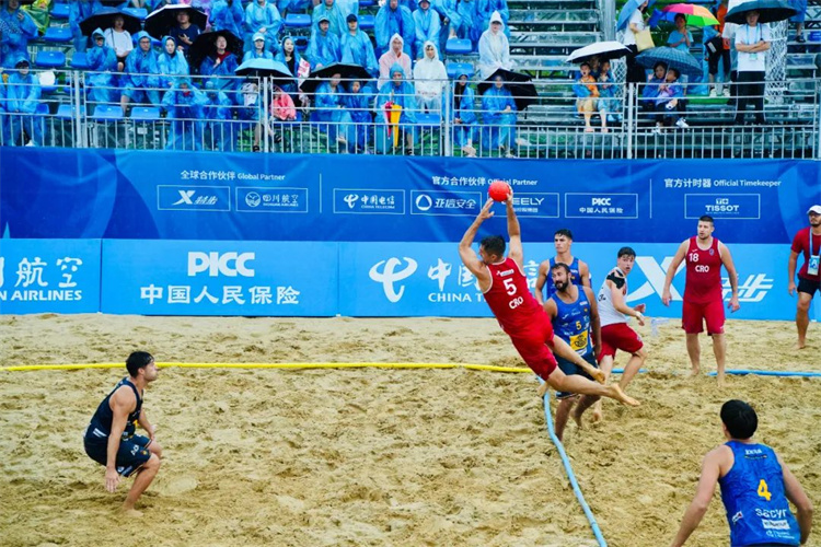 沙滩手球比赛现场。四川天府新区融媒体中心供图