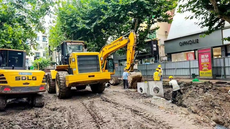 南街北街提升改造工程施工现场。梁慧芳供图