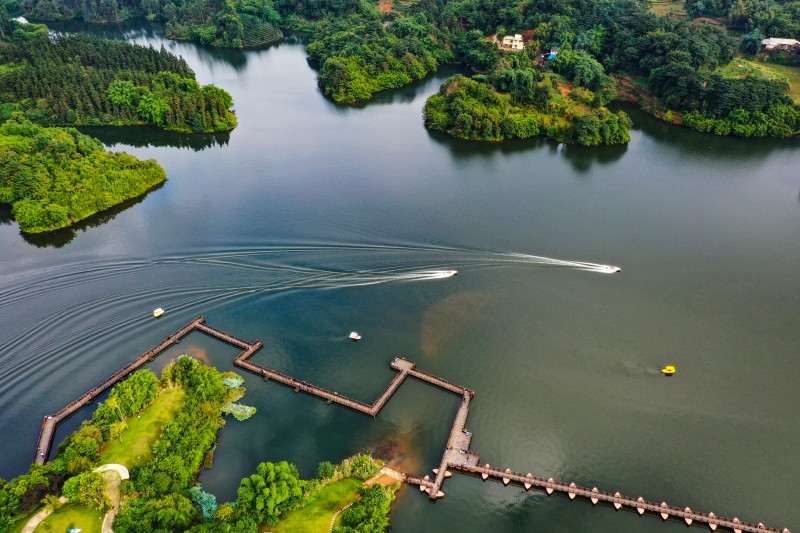 大渡口凤凰湖景区。廖胜春摄
