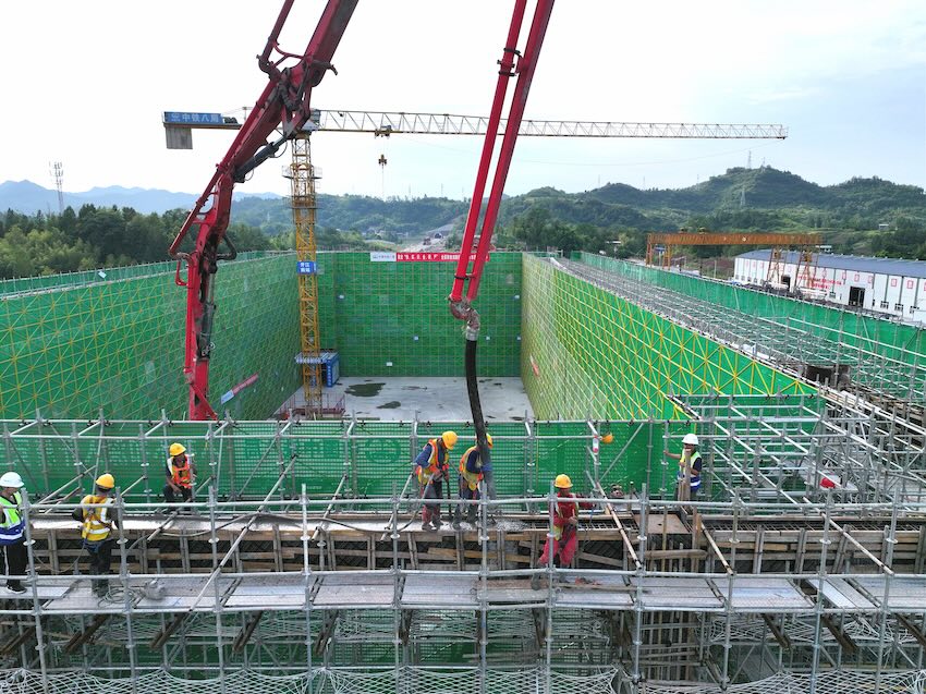 开江南站建设稳步推进。成达万高铁公司供图