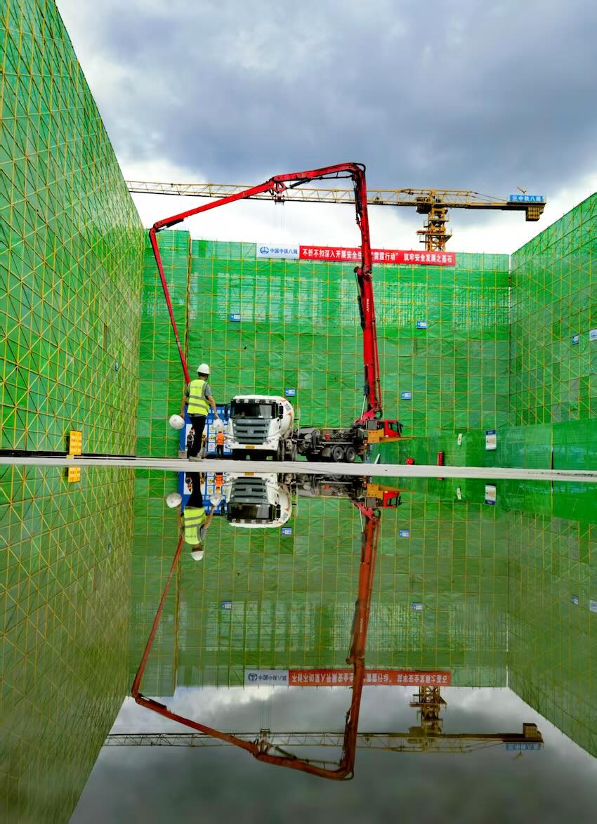 开江南站在成达万高铁7个新建车站中率先封顶。成达万高铁公司供图