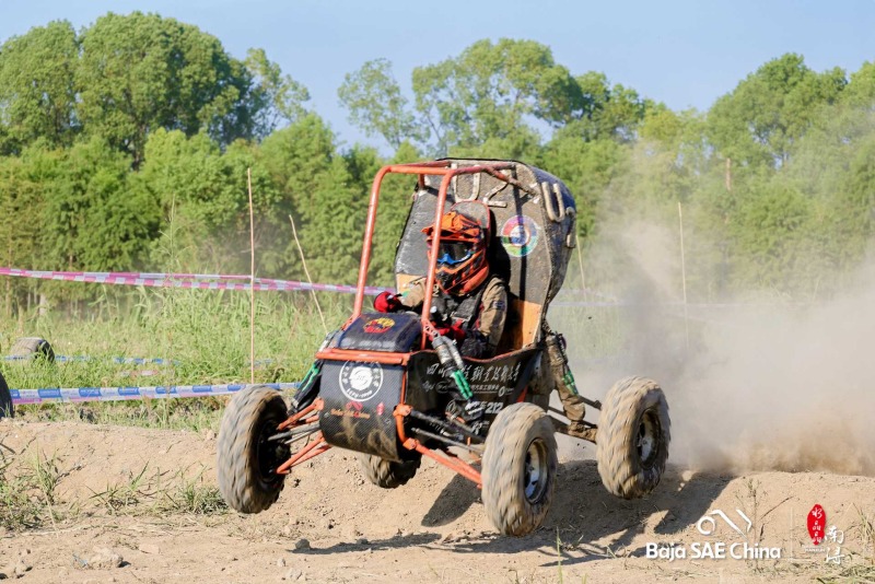 燃油巴哈荣获本科组一等奖。四川工程职业技术大学供图