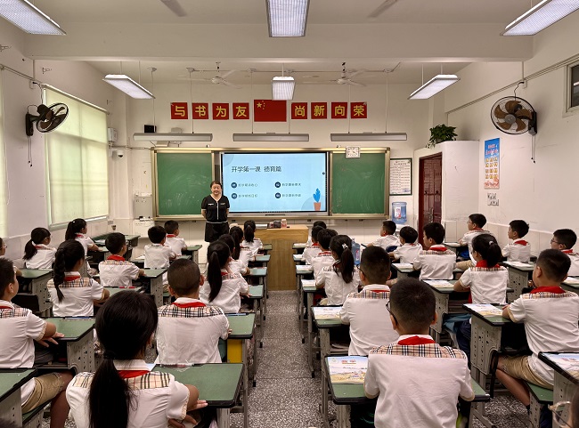 荣县荣新小学校开启新学期。荣县融媒供图