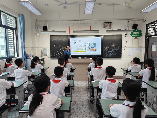 榮縣樹人小學校開啟新學期。榮縣融媒供圖