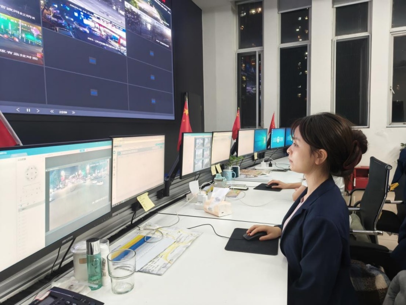 節日期間，大邑工作人員24小時在崗值守。成都市城市管理委員會供圖