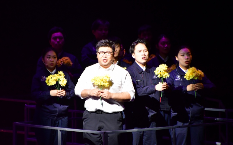 羅陽扮演者。韓青化祎攝