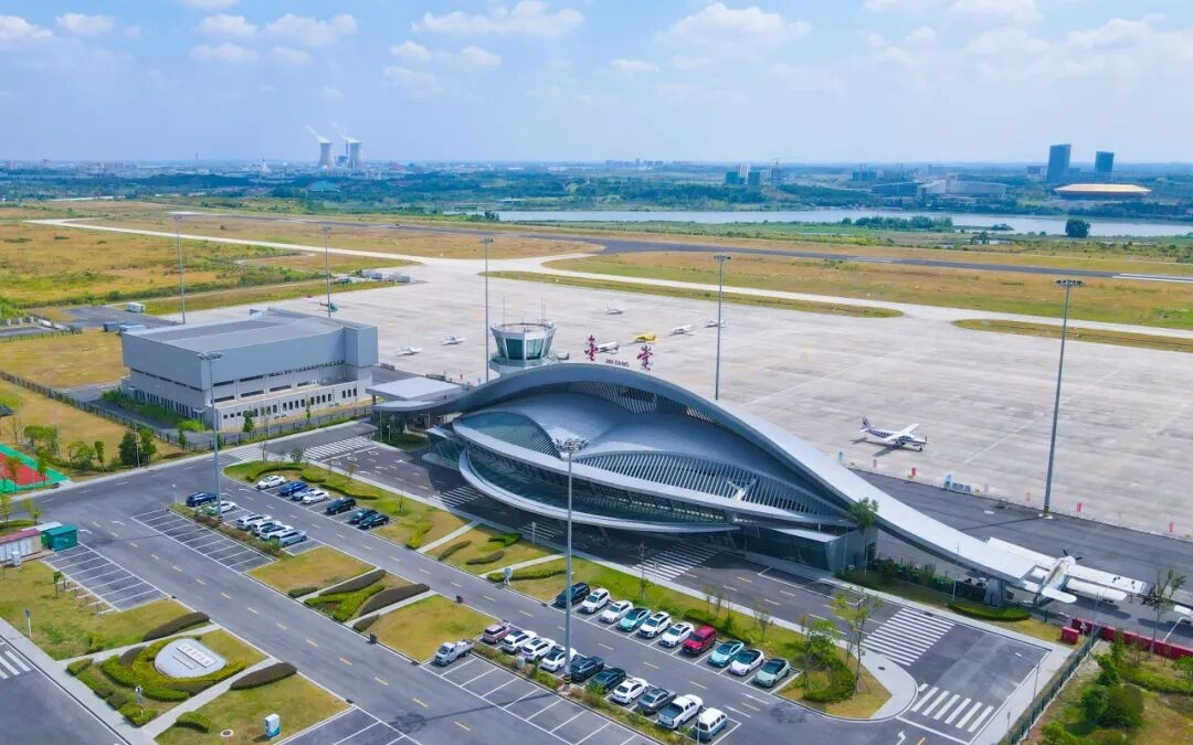 成都淮州機場外景。金堂融媒供圖