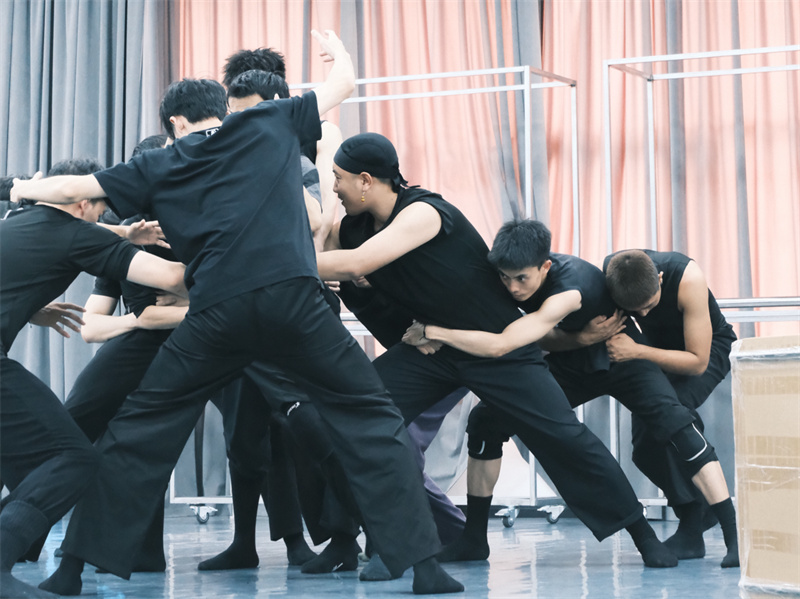 排练现场。广元市融媒体中心供图