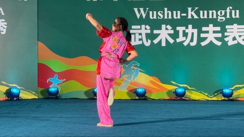 中国香港武术队队员黄敏婷表演华拳。何思源供图