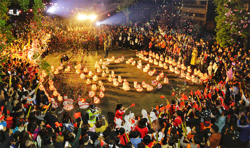 傳統文藝表演。崇州市委宣傳部供圖