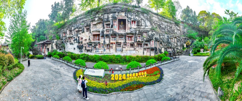 南龛摩崖造像。巴中市委宣传部供图