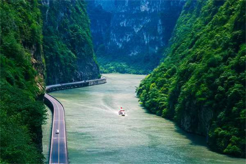位于金口河段的最美水上公路。金口河区融合媒体中心供图