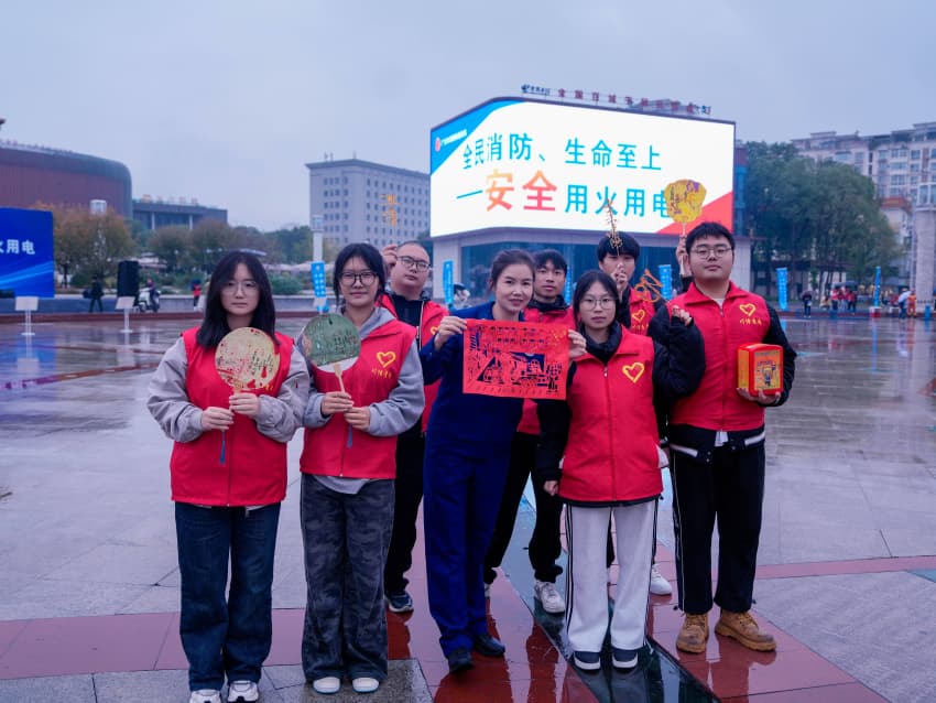非遺項目打卡。廣元市消防救援支隊供圖